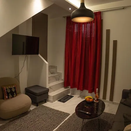 Bright Loft With Balcony Near Old Town Apartment *
