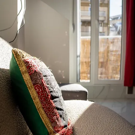 Apartment Bright Loft With Balcony Near Old Town