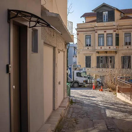 Bright Loft With Balcony Near Old Town Apartment